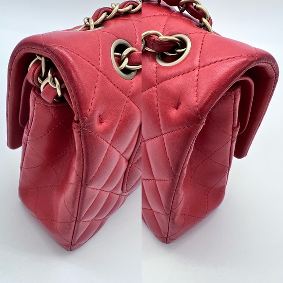 Authentic Chanel Classic Medium double flap in GHW - Picture 17 of 17